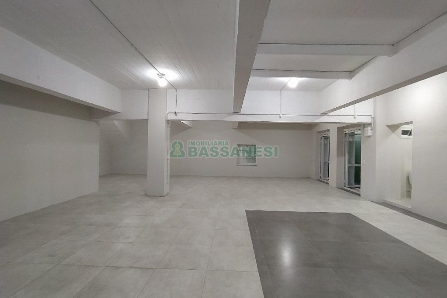 Loja com 330m², no bairro Centro em Caxias do Sul para Alugar