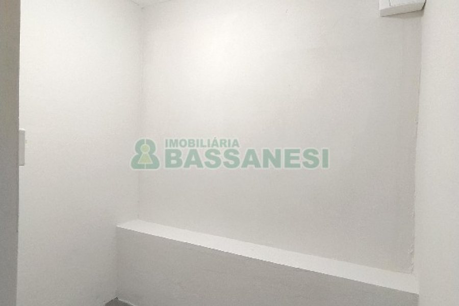 Loja com 330m², no bairro Centro em Caxias do Sul para Alugar