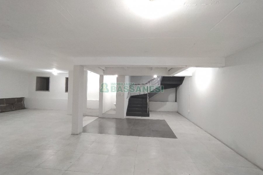 Loja com 330m², no bairro Centro em Caxias do Sul para Alugar