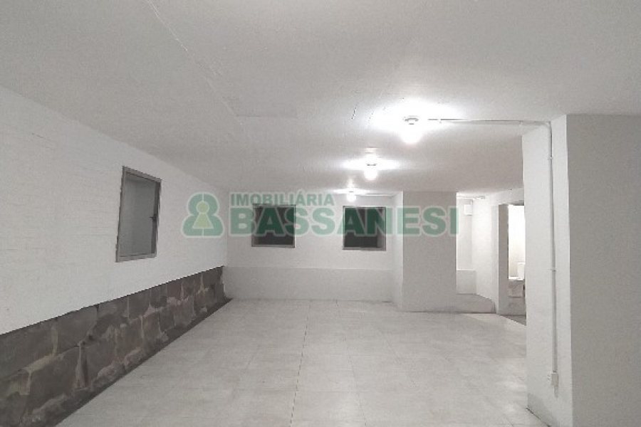 Loja com 330m², no bairro Centro em Caxias do Sul para Alugar