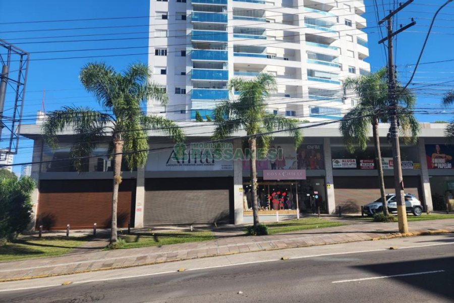 Loja com 325m², no bairro Pio X em Caxias do Sul para Alugar ou Comprar