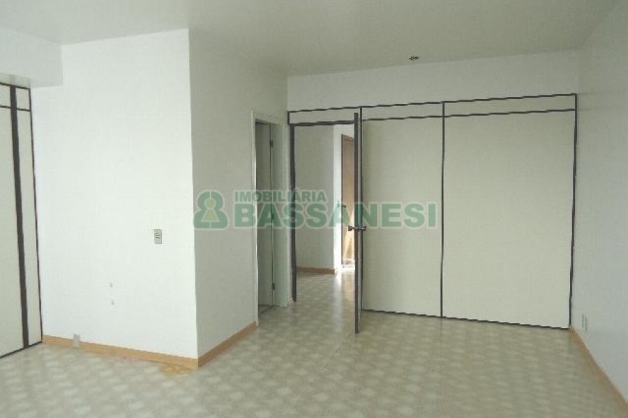Sala com 54m², no bairro Centro em Caxias do Sul para Alugar
