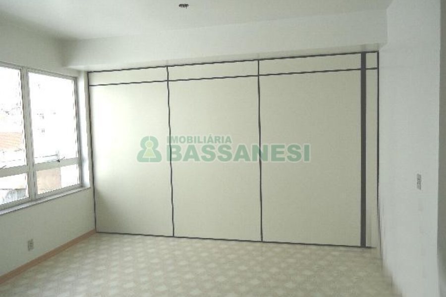 Sala com 54m², no bairro Centro em Caxias do Sul para Alugar