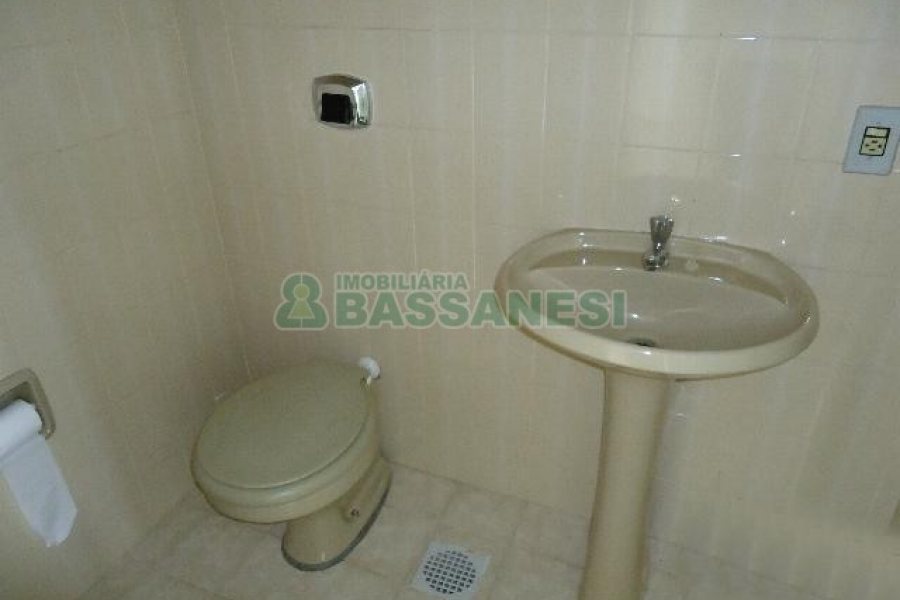 Sala com 54m², no bairro Centro em Caxias do Sul para Alugar