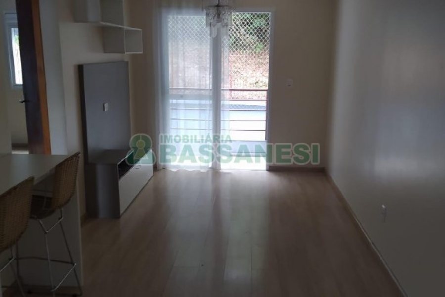 Apto Mobiliado com 56m², 2 dormitórios, 1 vaga, no bairro Charqueadas em Caxias do Sul para Comprar