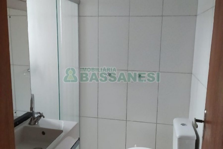 Apto Mobiliado com 56m², 2 dormitórios, 1 vaga, no bairro Charqueadas em Caxias do Sul para Comprar