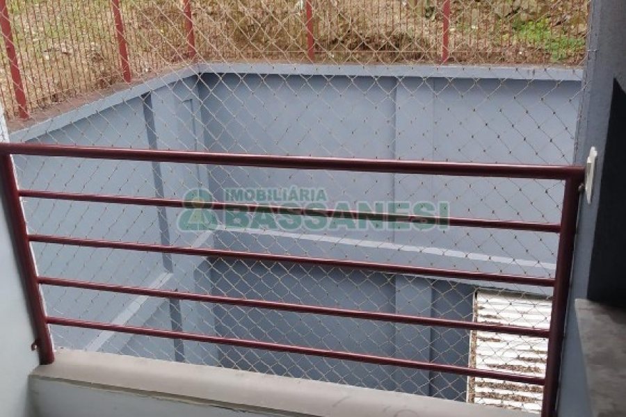 Apto Mobiliado com 56m², 2 dormitórios, 1 vaga, no bairro Charqueadas em Caxias do Sul para Comprar