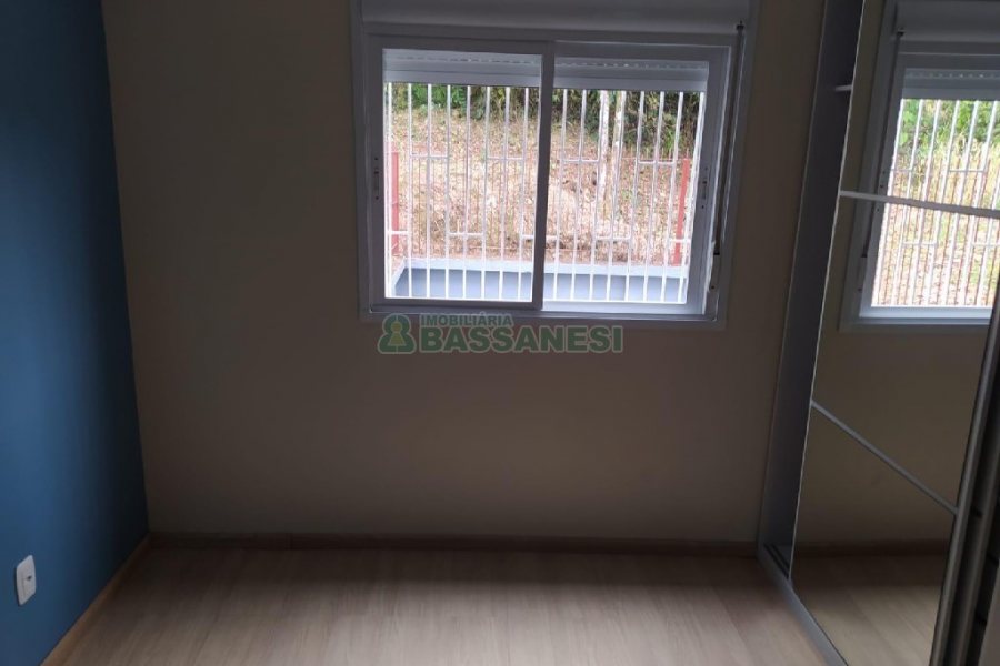 Apto Mobiliado com 56m², 2 dormitórios, 1 vaga, no bairro Charqueadas em Caxias do Sul para Comprar