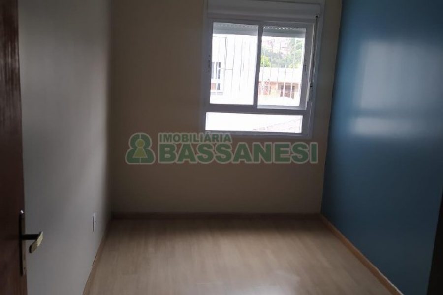 Apto Mobiliado com 56m², 2 dormitórios, 1 vaga, no bairro Charqueadas em Caxias do Sul para Comprar