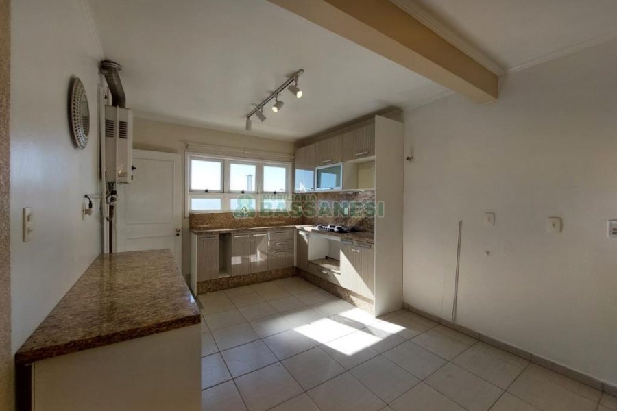 Apto/Cobertura com 95m², 2 dormitórios, 2 vagas, no bairro Pio X em Caxias do Sul para Comprar