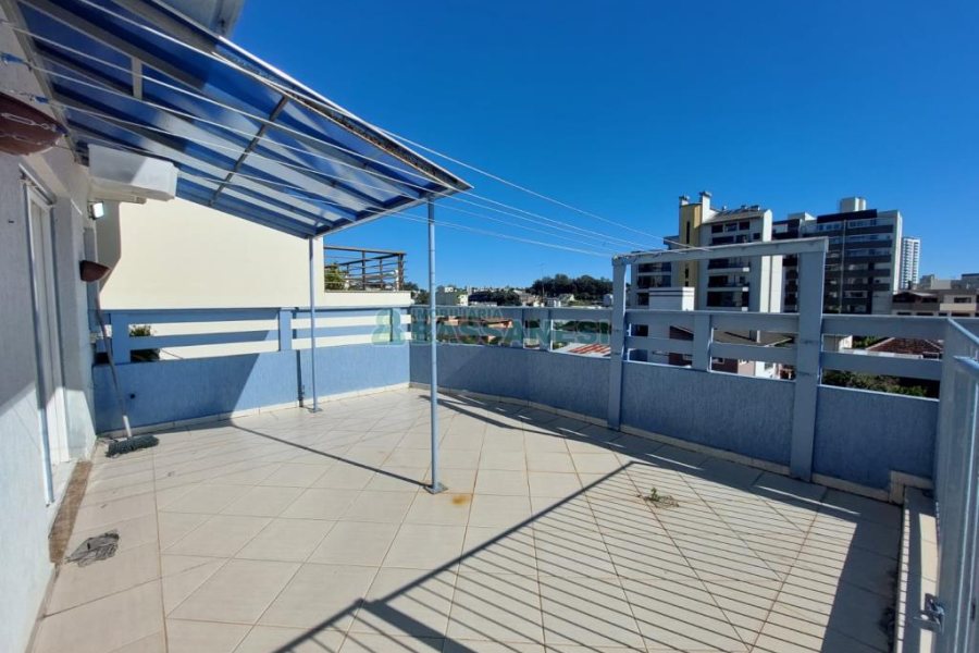 Apto/Cobertura com 95m², 2 dormitórios, 2 vagas, no bairro Pio X em Caxias do Sul para Comprar