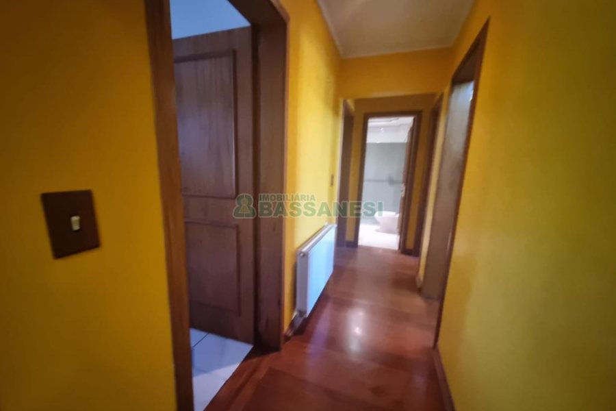 Apto Mobiliado com 133m², 3 dormitórios, 1 vaga, no bairro Pio X em Caxias do Sul para Alugar