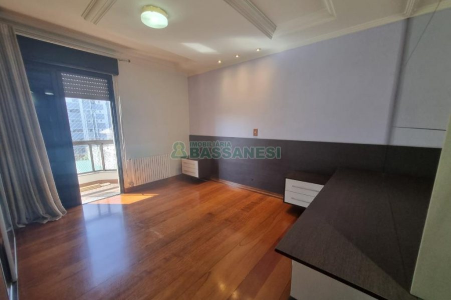 Apto Mobiliado com 133m², 3 dormitórios, 1 vaga, no bairro Pio X em Caxias do Sul para Alugar