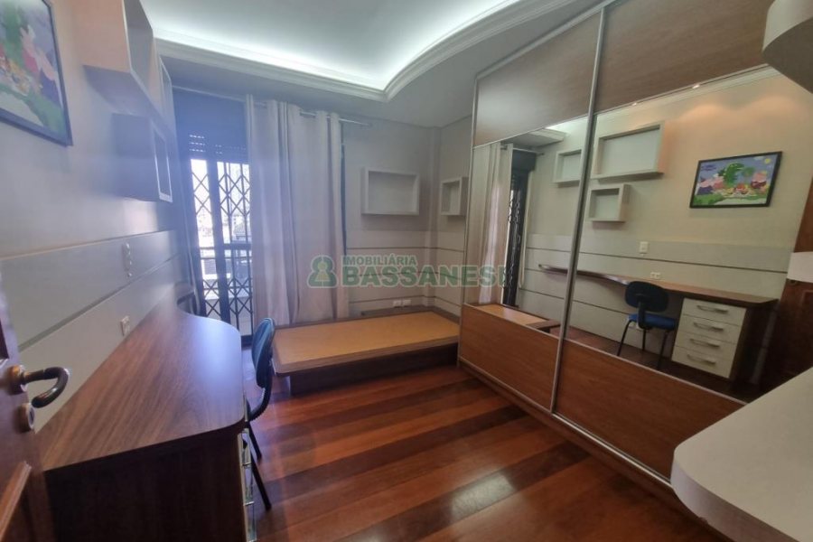 Apto Mobiliado com 133m², 3 dormitórios, 1 vaga, no bairro Pio X em Caxias do Sul para Alugar