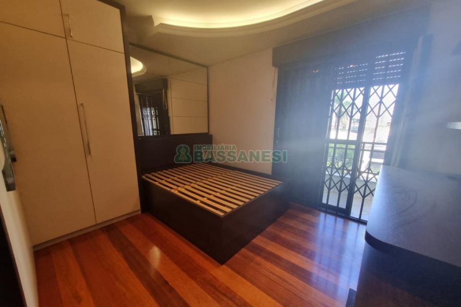 Apto Mobiliado com 133m², 3 dormitórios, 1 vaga, no bairro Pio X em Caxias do Sul para Alugar