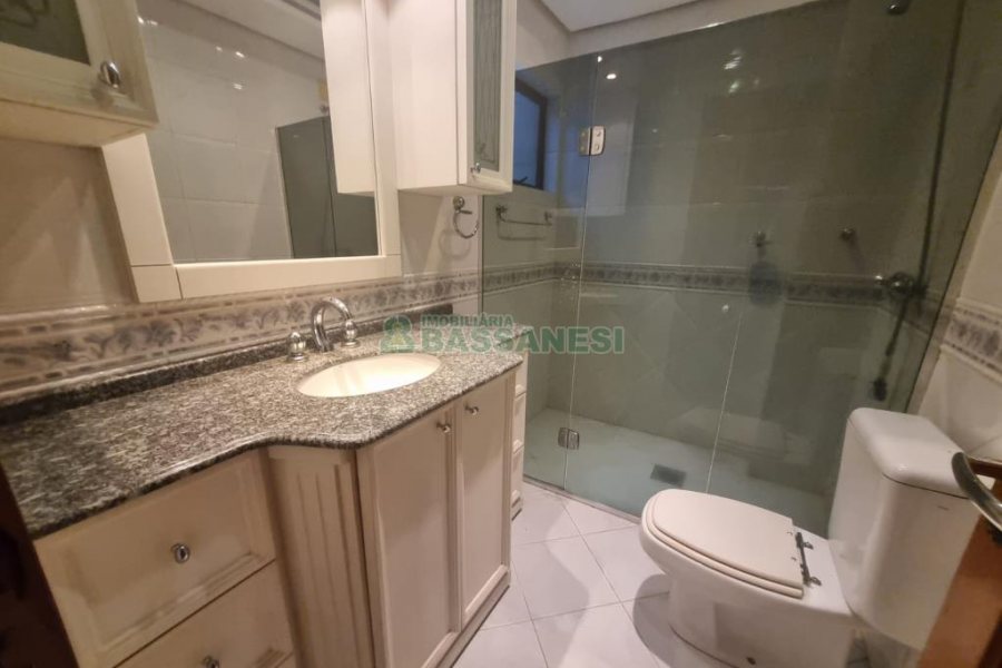 Apto Mobiliado com 133m², 3 dormitórios, 1 vaga, no bairro Pio X em Caxias do Sul para Alugar