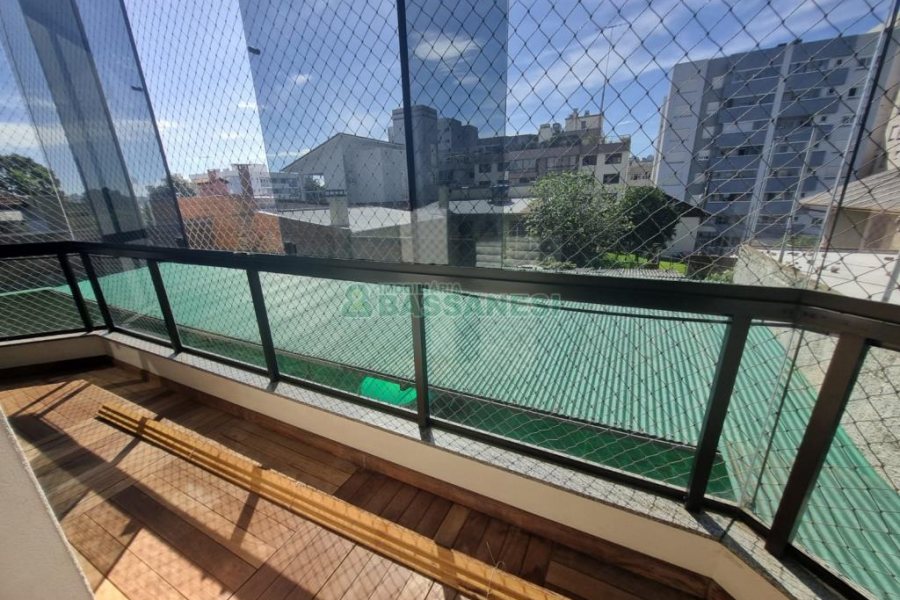 Apto Mobiliado com 133m², 3 dormitórios, 1 vaga, no bairro Pio X em Caxias do Sul para Alugar