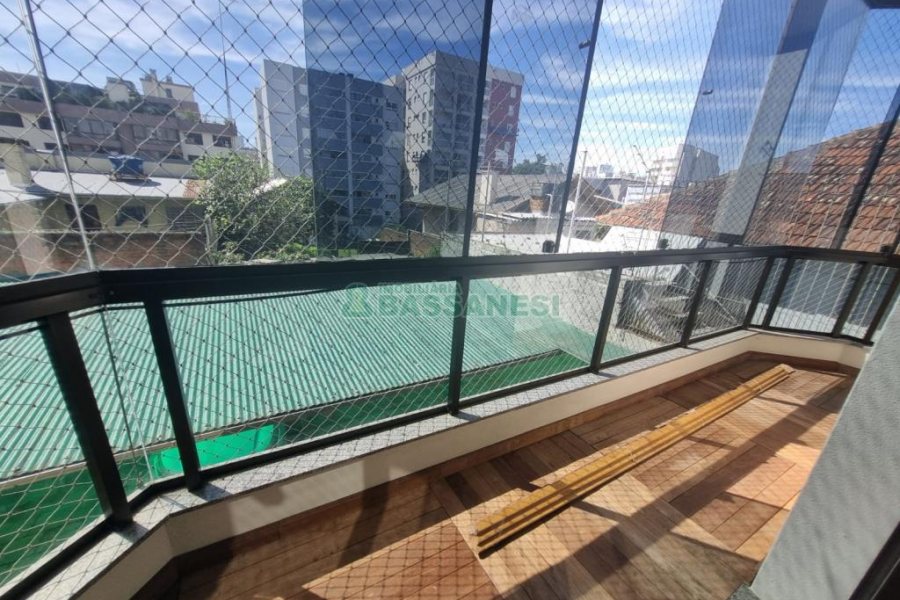 Apto Mobiliado com 133m², 3 dormitórios, 1 vaga, no bairro Pio X em Caxias do Sul para Alugar