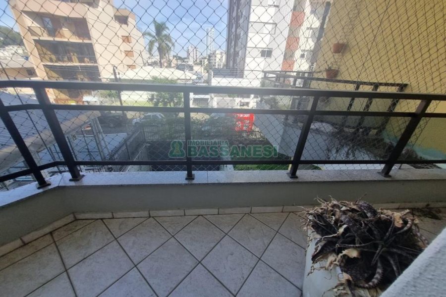 Apto Mobiliado com 133m², 3 dormitórios, 1 vaga, no bairro Pio X em Caxias do Sul para Alugar