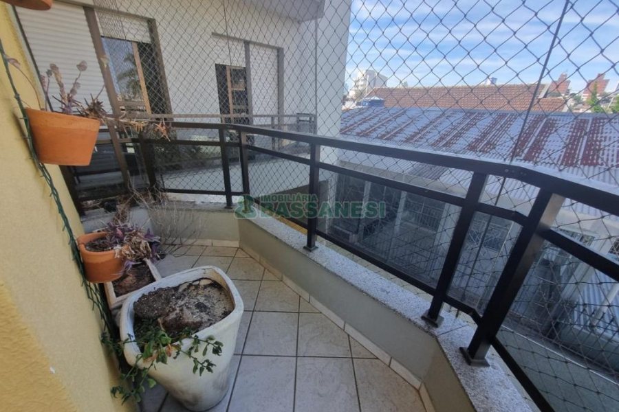 Apto Mobiliado com 133m², 3 dormitórios, 1 vaga, no bairro Pio X em Caxias do Sul para Alugar