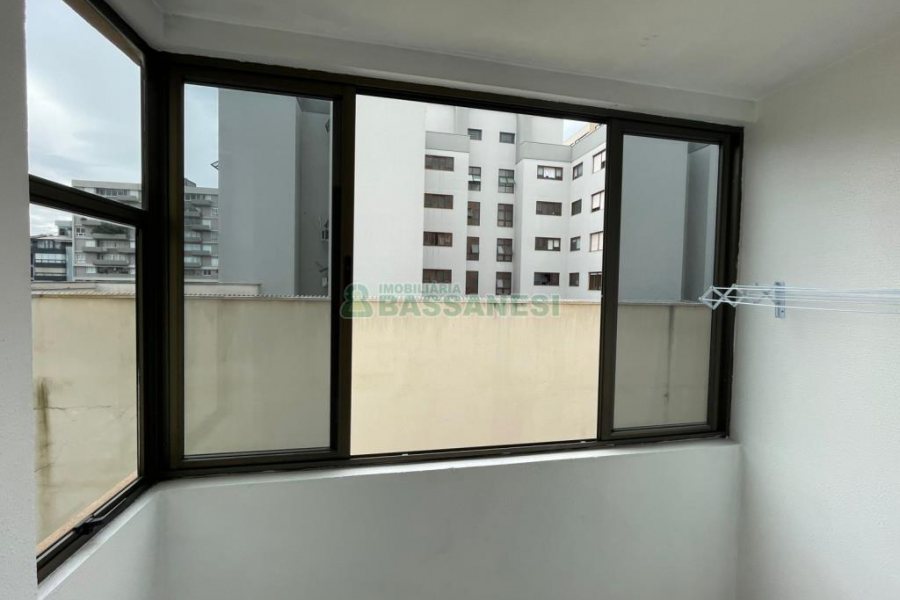 Apto Mobiliado com 46m², 1 dormitório, no bairro Centro em Caxias do Sul para Comprar