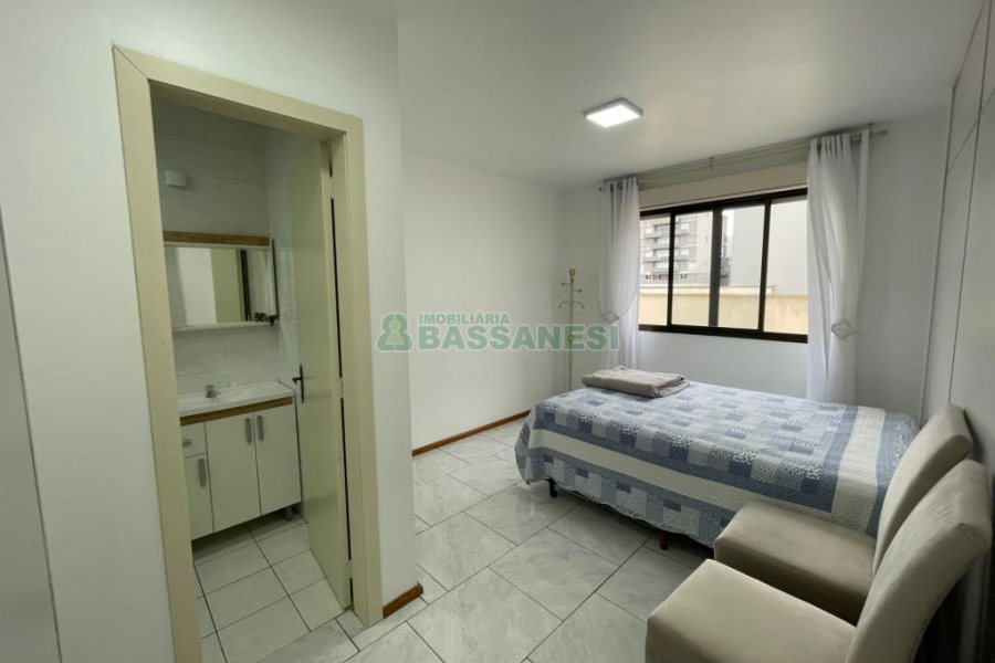 Apto Mobiliado com 46m², 1 dormitório, no bairro Centro em Caxias do Sul para Comprar