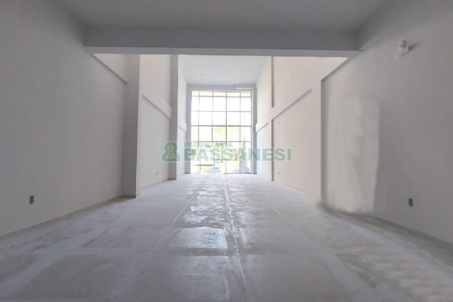 Loja com 104m², 1 vaga, no bairro São Pelegrino em Caxias do Sul para Alugar ou Comprar