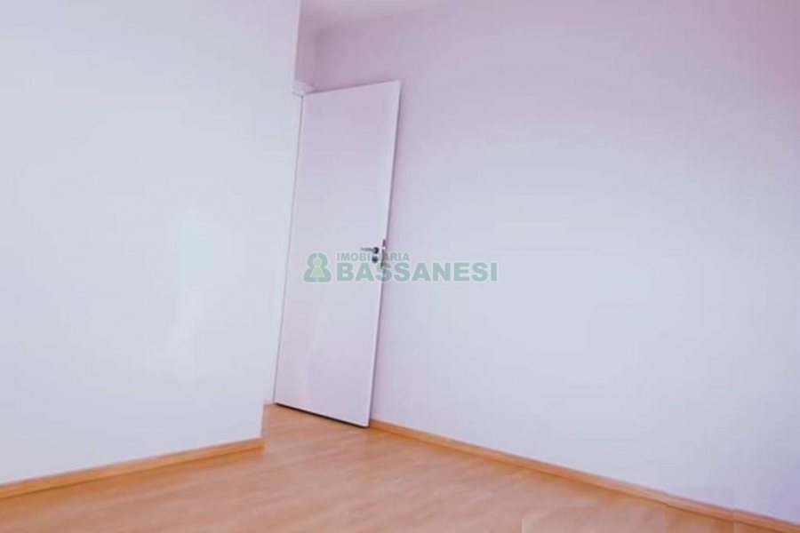 Apartamento com 43m², 2 dormitórios, 1 vaga, no bairro Desvio Rizzo em Caxias do Sul para Alugar