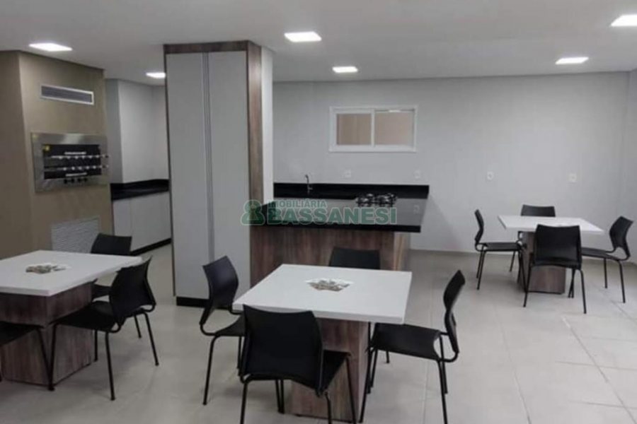 Apartamento com 43m², 2 dormitórios, 1 vaga, no bairro Desvio Rizzo em Caxias do Sul para Alugar