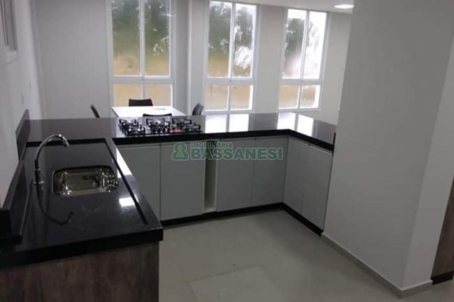Apartamento com 43m², 2 dormitórios, 1 vaga, no bairro Desvio Rizzo em Caxias do Sul para Alugar