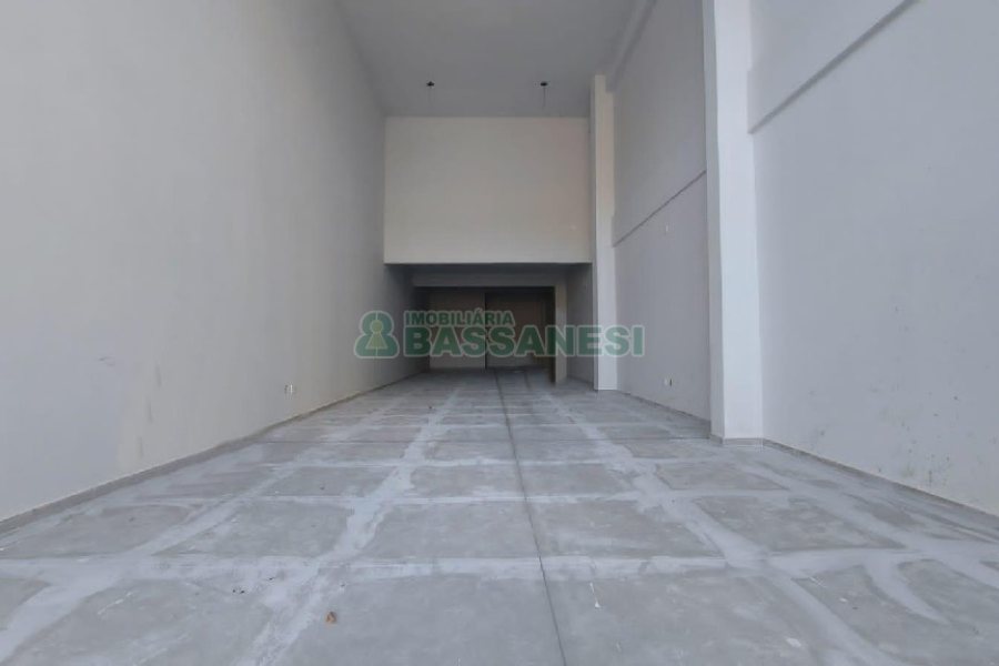 Loja com 104m², 1 vaga, no bairro São Pelegrino em Caxias do Sul para Alugar ou Comprar