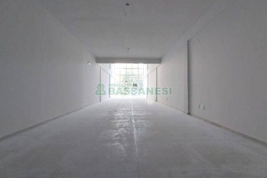 Loja com 106m², 1 vaga, no bairro São Pelegrino em Caxias do Sul para Alugar ou Comprar