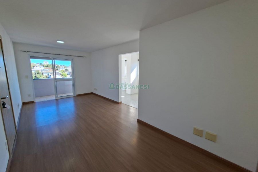 Apartamento com 58m², 2 dormitórios, 1 vaga, no bairro São Pelegrino em Caxias do Sul para Alugar