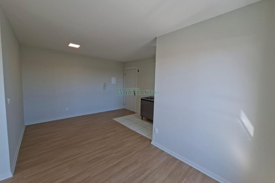 Apartamento com 58m², 2 dormitórios, 1 vaga, no bairro São Pelegrino em Caxias do Sul para Alugar