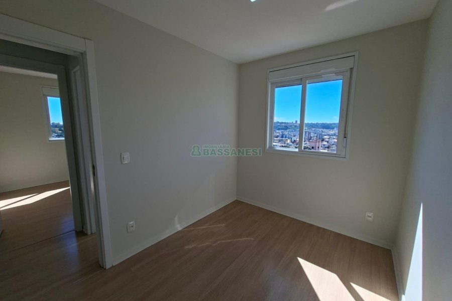 Apartamento com 58m², 2 dormitórios, 1 vaga, no bairro São Pelegrino em Caxias do Sul para Alugar