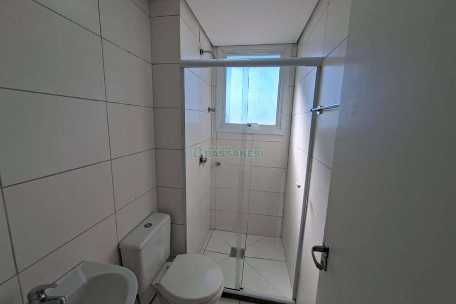 Apartamento com 58m², 2 dormitórios, 1 vaga, no bairro São Pelegrino em Caxias do Sul para Alugar