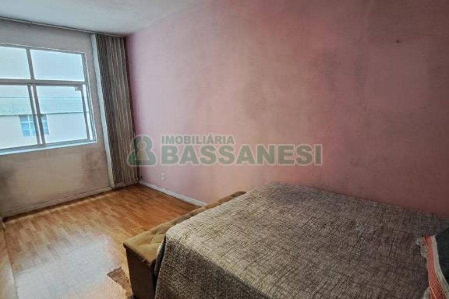 Apartamento com 104m², 3 dormitórios, no bairro Centro em Caxias do Sul para Comprar