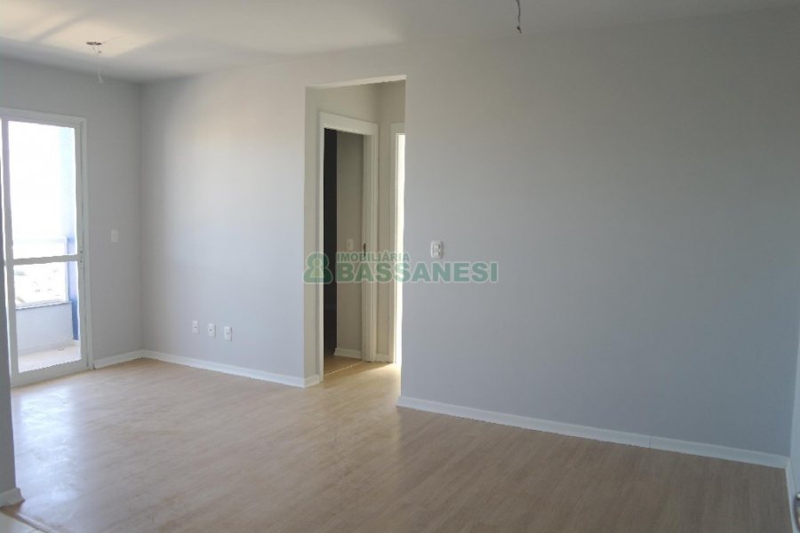 Apartamento com 58m², 2 dormitórios, 1 vaga, no bairro São Pelegrino em Caxias do Sul para Alugar