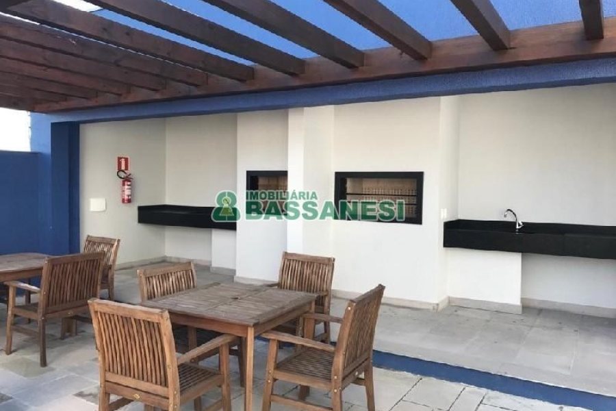 Apartamento com 58m², 2 dormitórios, 1 vaga, no bairro São Pelegrino em Caxias do Sul para Alugar