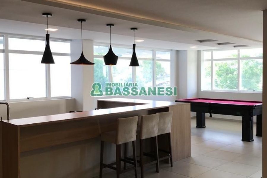 Apartamento com 58m², 2 dormitórios, 1 vaga, no bairro São Pelegrino em Caxias do Sul para Alugar