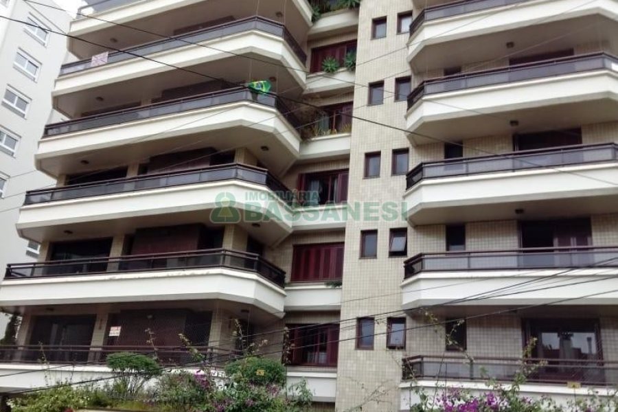 Apto Mobiliado com 242m², 3 dormitórios, 5 vagas, no bairro Panazzolo em Caxias do Sul para Comprar