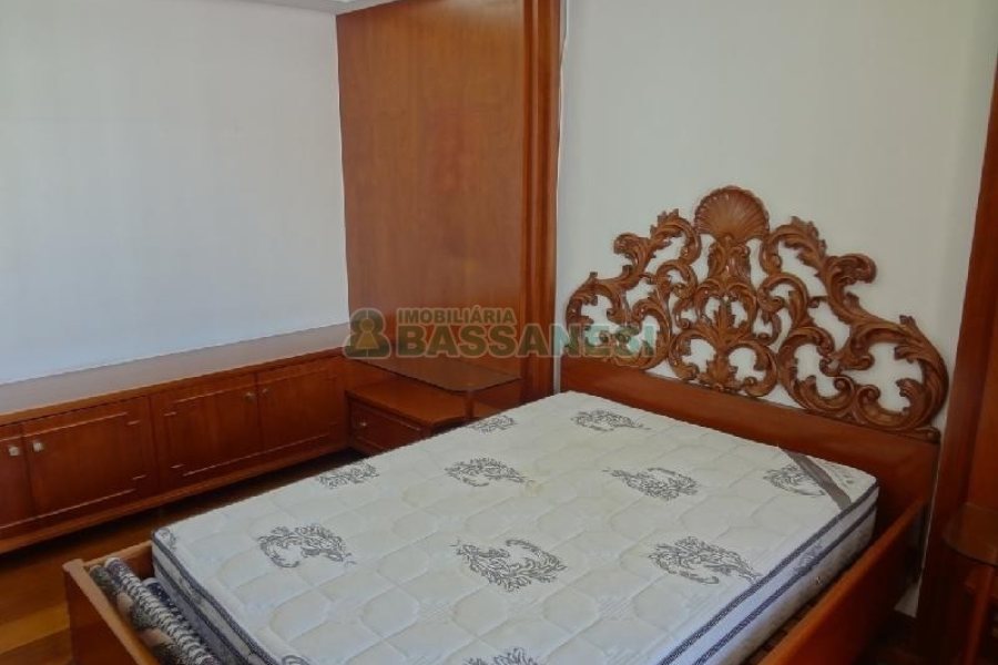 Apto Mobiliado com 242m², 3 dormitórios, 5 vagas, no bairro Panazzolo em Caxias do Sul para Comprar