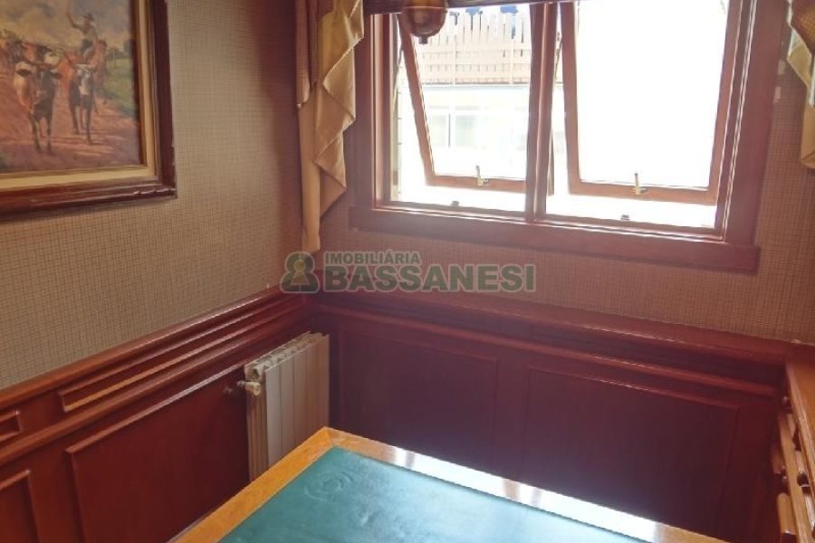 Apto Mobiliado com 242m², 3 dormitórios, 5 vagas, no bairro Panazzolo em Caxias do Sul para Comprar