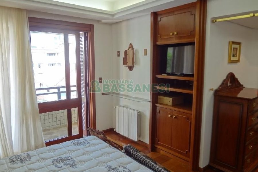 Apto Mobiliado com 242m², 3 dormitórios, 5 vagas, no bairro Panazzolo em Caxias do Sul para Comprar