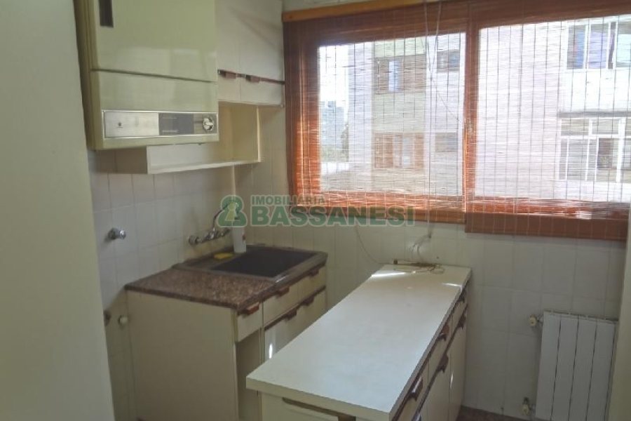 Apto Mobiliado com 242m², 3 dormitórios, 5 vagas, no bairro Panazzolo em Caxias do Sul para Comprar