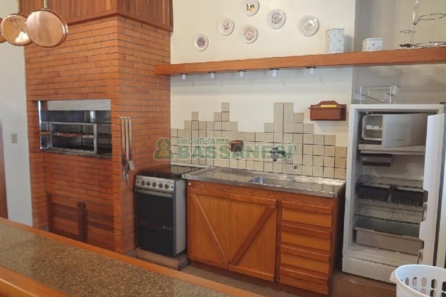 Apto Mobiliado com 242m², 3 dormitórios, 5 vagas, no bairro Panazzolo em Caxias do Sul para Comprar