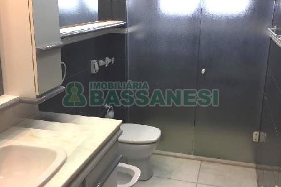 Apto Mobiliado com 242m², 3 dormitórios, 5 vagas, no bairro Panazzolo em Caxias do Sul para Comprar
