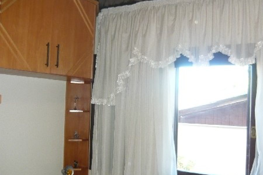 Casa com 500m², 4 dormitórios, 4 vagas, no bairro Cristo Redentor em Caxias do Sul para Comprar