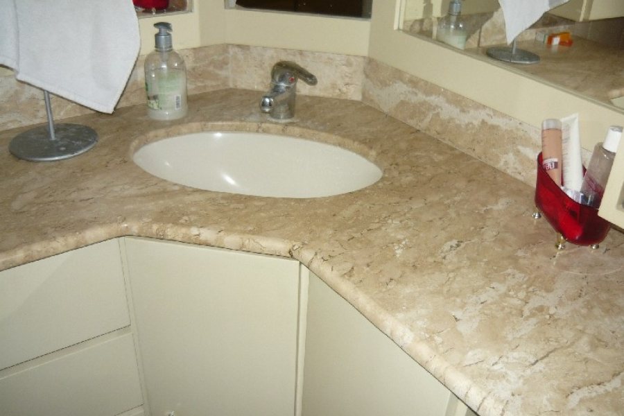 Casa com 500m², 4 dormitórios, 4 vagas, no bairro Cristo Redentor em Caxias do Sul para Comprar