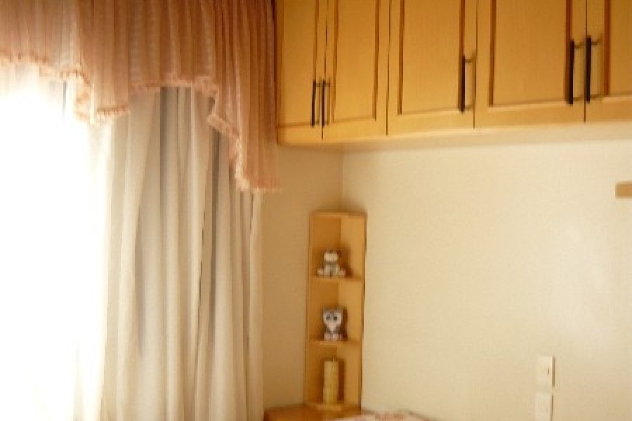 Casa com 500m², 4 dormitórios, 4 vagas, no bairro Cristo Redentor em Caxias do Sul para Comprar